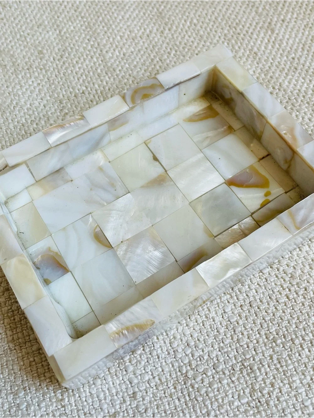 Mother-of-Pearl Inlay Mosaic Decorative Catch-all/Jewelry Tray in Pearl White